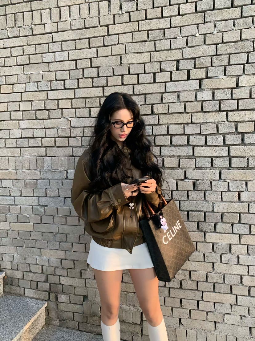 Beyond the Trend: Why Unisex Oversized Streetwear is Here to Stay
